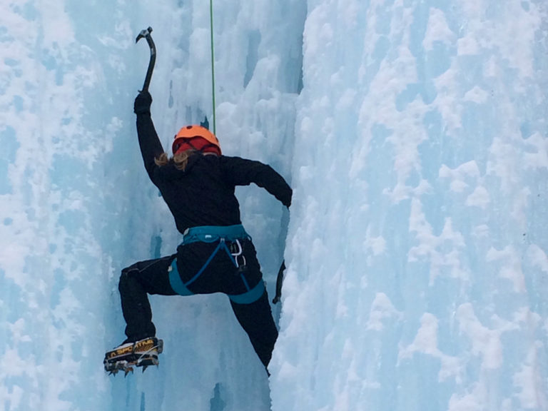 Advanced ice climbing course